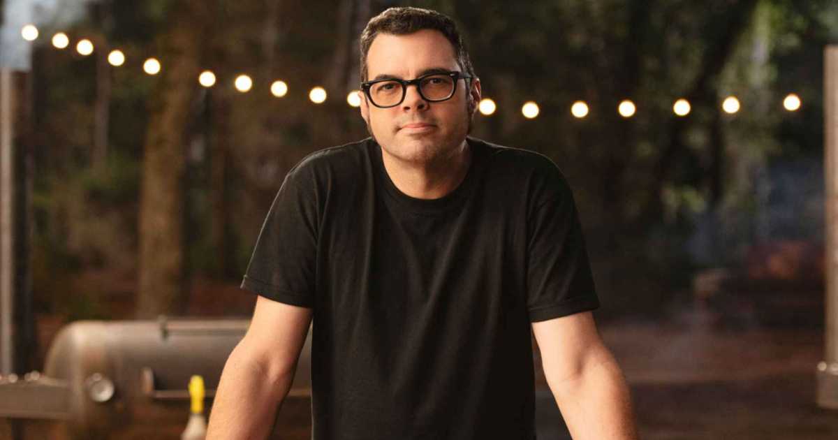 Aaron Franklin biography,  Aaron Franklin barbecue story,  Franklin Barbecue Austin Texas,  best BBQ pitmasters USA,  Texas barbecue culture history,  Aaron Franklin cooking style,  famous BBQ chefs America,  how to make Texas brisket,  barbecue restaurant success story,  Austin Texas food scene BBQ